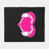 ハートスケルトンハンズゴシックバレンタインクラシック フリースブランケット (正面(横))