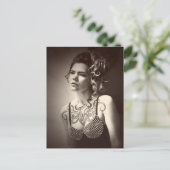 ハートタトゥー・ガール写真 ポストカード (スタンド正面)