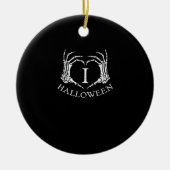 ハートハロウィーンのスケルトン手のコスチューム男性の女性キ セラミックオーナメント (正面)