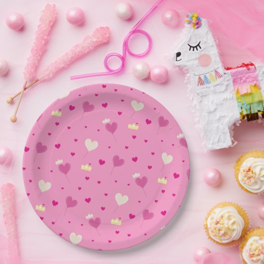 ハートバルーンとクラウン。 ペーパープレート (パーティー)