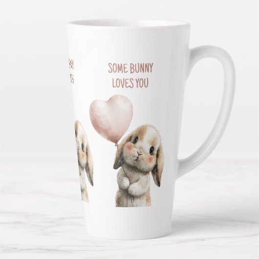 ハートバルーンを持つSome Bunny Loves You カフェラテマグ (右)