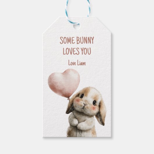 ハートバルーンを持つSome Bunny Loves You ギフトタグ (正面)