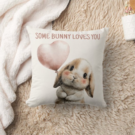 ハートバルーンを持つSome Bunny Loves You クッション (ブランケット)