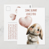 ハートバルーンを持つSome Bunny Loves You ポストカード (正面/裏面)