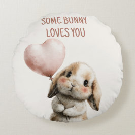 ハートバルーンを持つSome Bunny Loves You ラウンドクッション