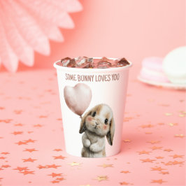 ハートバルーンを持つSome Bunny Loves You 紙コップ