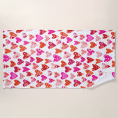 ハートパターン赤ピンクモダン ビーチタオル (正面)