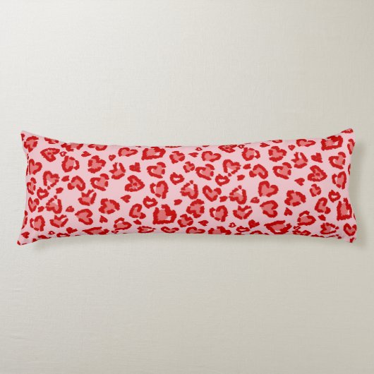 ハートヒョウ柄イン赤オン赤面 ボディピロー (正面)