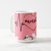 ハートビートデザインと介護生活のハッシュタグ コーヒーマグカップ (正面左)