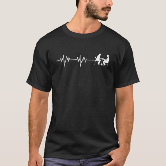 ハートビートEkgチェスプレーヤー Tシャツ (正面)