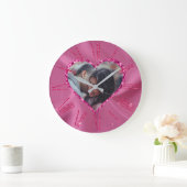 ハートフレームカスタムフォト赤面ピンクとダイヤモンド ラージ壁時計 (ホーム)