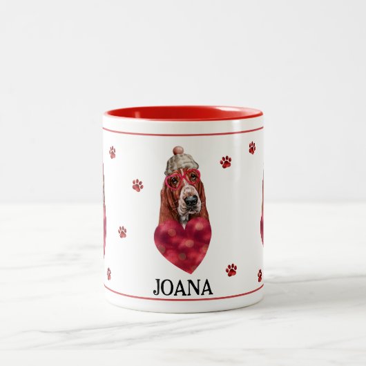 ハートポーズバセットハウンドバレンタインズデイギフトドッグ ツートーンマグカップ (中央)