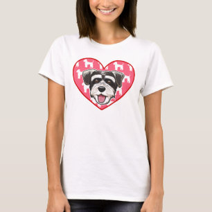 ハート上のシュナウザー Tシャツ