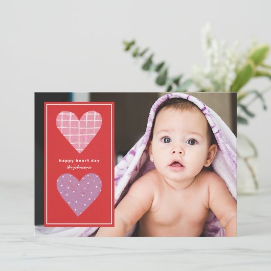 ハート図解入りの、写真付きのバレンタイン シーズンカード (スタンド正面)