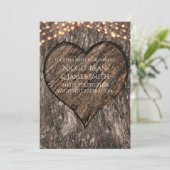 ハート型に彫られた木の幹の素朴な結婚式の招待状 招待状 (スタンド正面)