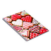 ハート型のクッキーはバレンタインデー用にアイシング ノートブック (右側)