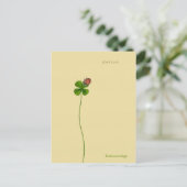 ハート型のクローバーとてんとう虫 - 幸運 ポストカード (スタンド正面)