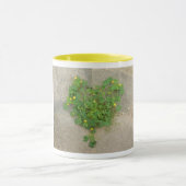 ハート型のクローバーのオリジナル写真を持つマグカップ マグカップ (中央)