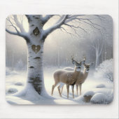 ハート型の彫り込みのある樺の木の冬の鹿 マウスパッド (正面)