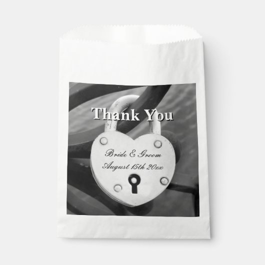 ハート型の愛の鍵とキーホール結婚の フェイバーバッグ (正面)