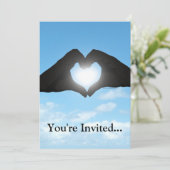 ハート型の手のシルエット（青空背景） 招待状 (スタンド正面)