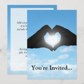 ハート型の手のシルエット（青空背景） 招待状 (正面/裏面)