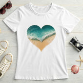 ハート型の海洋波、ロマンティックなビーチの雰囲気 Tシャツ