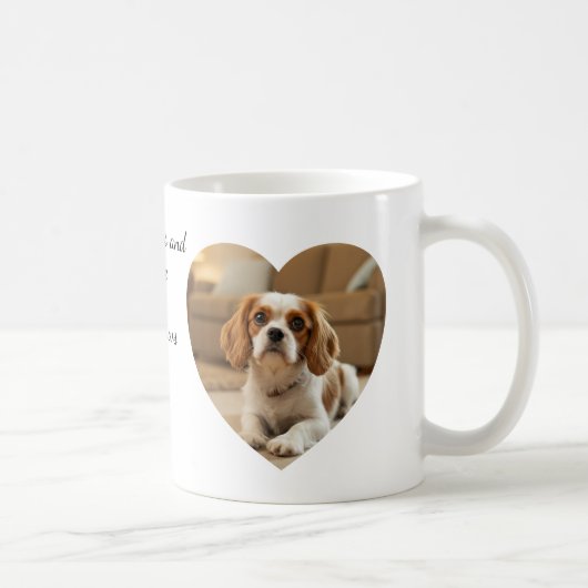 ハート型の犬のデザイン - "四本の足で幸せを" コーヒーマグカップ (右)