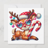 ハート型の眼鏡をかけたサンタのトナカイがキャンディケーンと一緒にリラックス シーズンカード (正面)