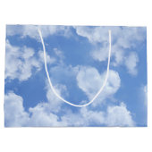 ハート型の雲が特徴的な青空 ネーム ブランドを追加 ラージペーパーバッグ (裏面)