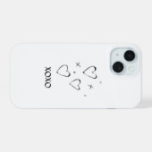 ハート型のXOXOデザインのスマホケース iPhone 15ケース (裏面横)