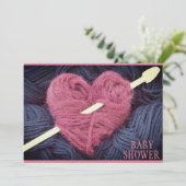 ハート型ピンクヤーンのベビーガールシャワーの招待 招待状 (スタンド正面)