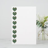 ハート形の孔雀の羽 便箋 (スタンド正面)