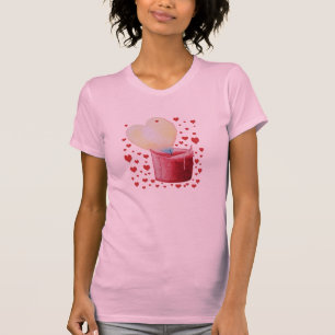 ハート形の炎の赤い蝋燭の芸術 Tシャツ