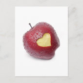 ハート形の記号を用いる新しく赤いりんご ポストカード (正面)