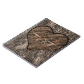 ハート彫りの木の幹の樹皮の仕素朴事 ノートブック (左側)