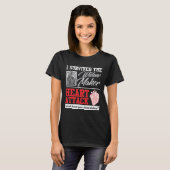 ハート手術生存者の未亡人メーカーハート攻撃 Tシャツ (正面フル)