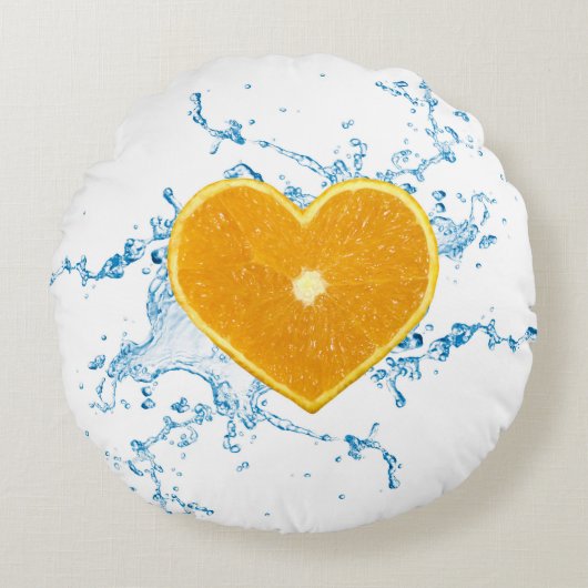 ハート状のオレンジのスライス ラウンドクッション (正面)
