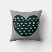 ハート記念日の枕、wの名前または日付; 灰色か水 クッション (裏面)