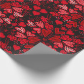 ハート赤とピンクの黒い背景 ラッピングペーパー (角)