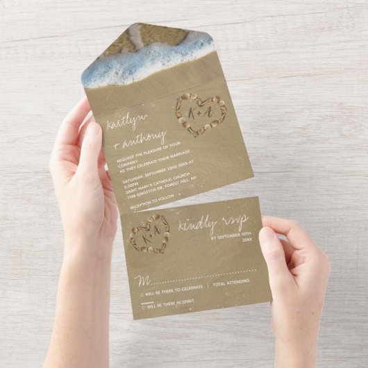 ハート・イン・ザ・サンド・モノグラムビーチウェディング オールインワン招待状 (貼ってはがせる)