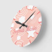 ハート、星、渦巻くピンクのそよ風 ラウンド壁時計 (傾斜)