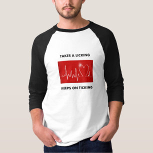 ハート-舐めることを、続けますカチカチ音をたて取ります Tシャツ
