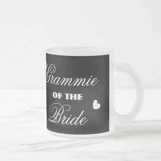 ハートA01E18を持つ花嫁の祖母 フロストグラスマグカップ (右)