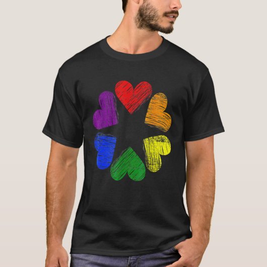 ハートLgbtフラッグレインボーサークルのハートラブゲイ Tシャツ (正面)