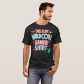 ハードコアコンピュータ典型的なゲーマーのゲームおたくギフト Tシャツ (正面フル)
