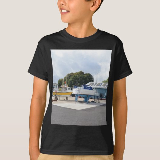 ハード上の船 Tシャツ (正面)
