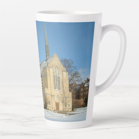 ハーバーズチャペルで冬にグローブシティカレッジ カフェラテマグ (右)