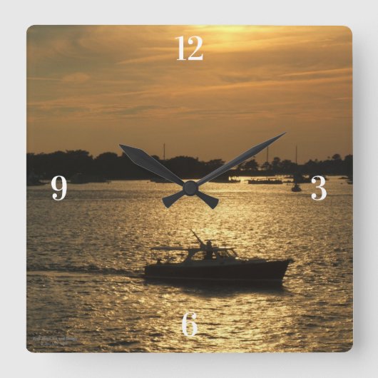 ハーバーボートシーン後半夕べ太陽の背後の雲 スクエア壁時計 (正面)