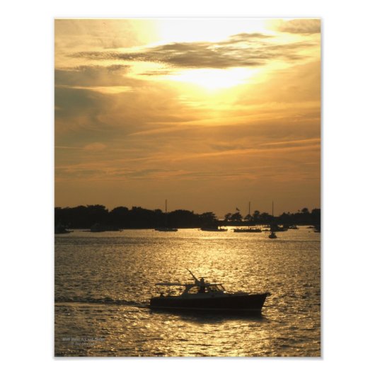 ハーバーボートシーン後半夕べ太陽の背後の雲 フォトプリント            (正面)